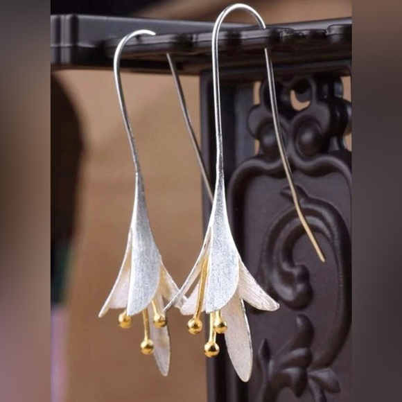 New Mixed Metal Floral Threader Drop Dangle Earrings ~ Tulips - Picture 15 of 16